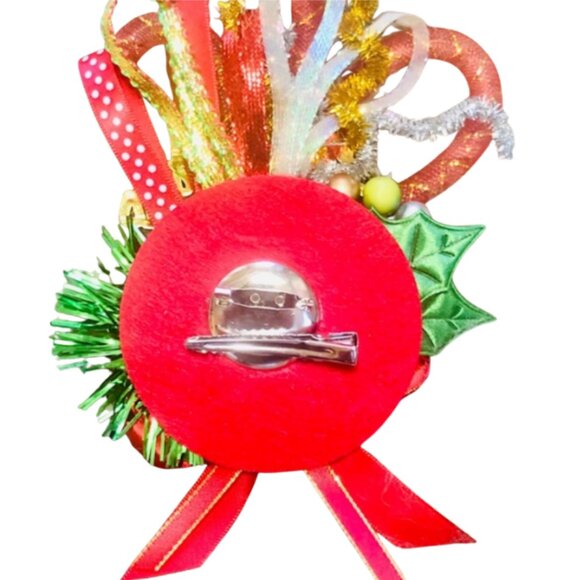 π
πΌ Santa Holiday Corsage - Picture 8 of 11